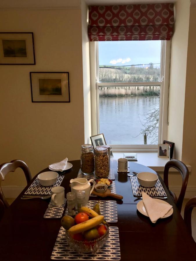 Riverbank House Bed And Breakfast Innishannon Exterior photo