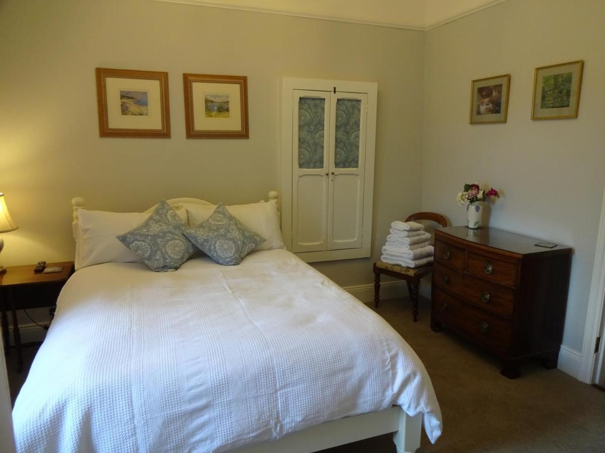 Riverbank House Bed And Breakfast Innishannon Exterior photo